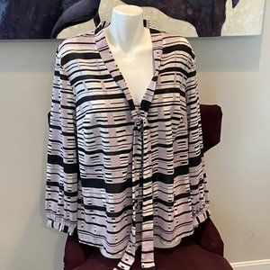 Button Blouse with tie